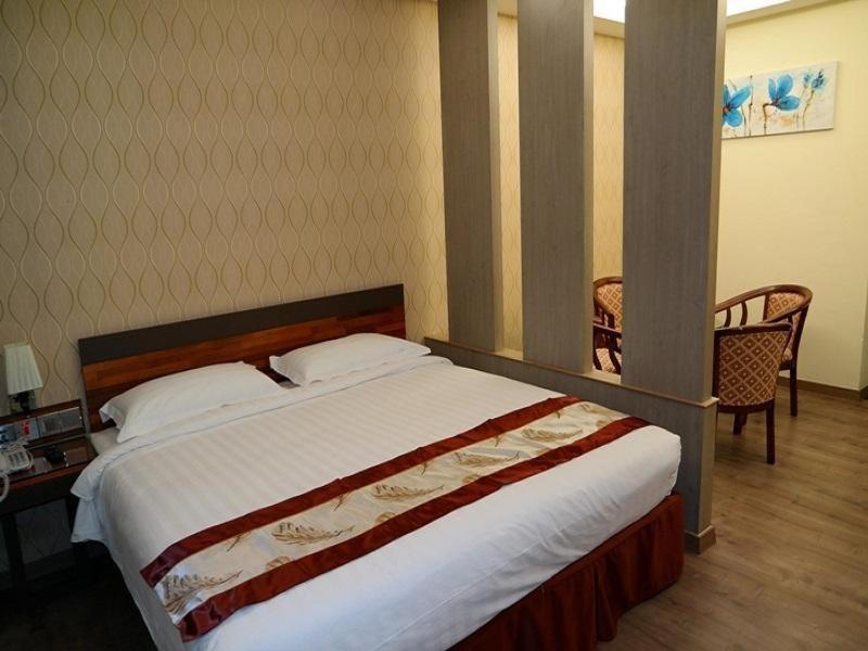 Nova Kuching Hotel מראה חיצוני תמונה