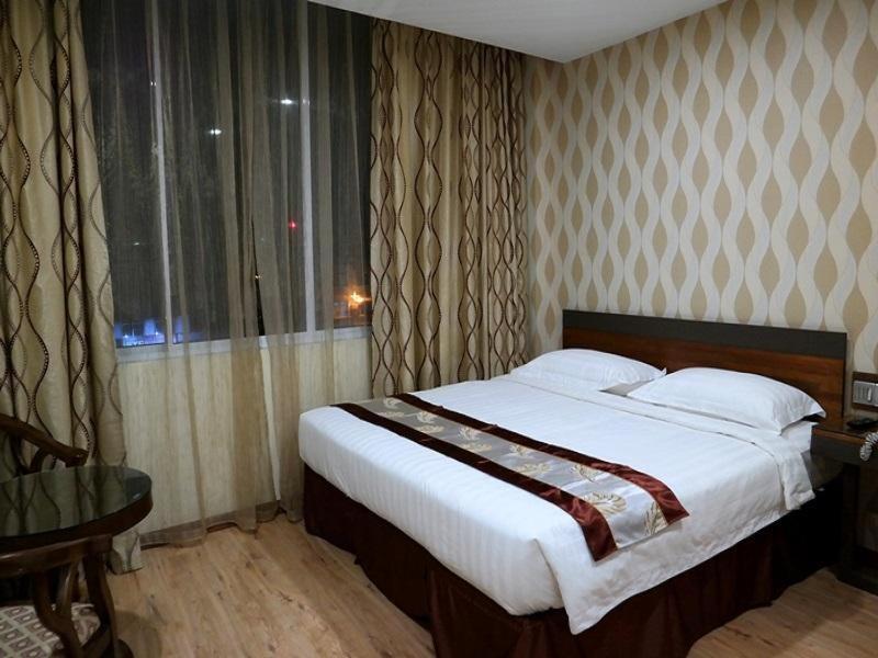 Nova Kuching Hotel מראה חיצוני תמונה