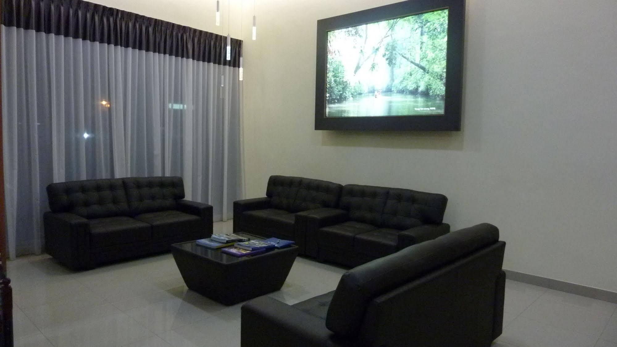 Nova Kuching Hotel מראה חיצוני תמונה