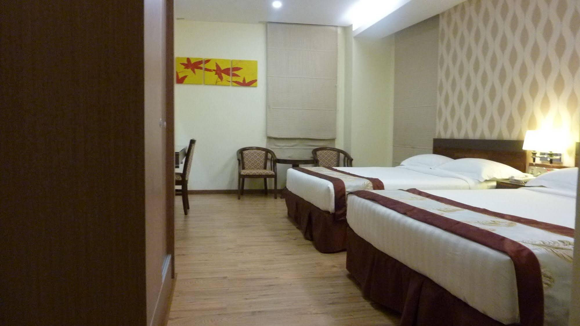 Nova Kuching Hotel מראה חיצוני תמונה