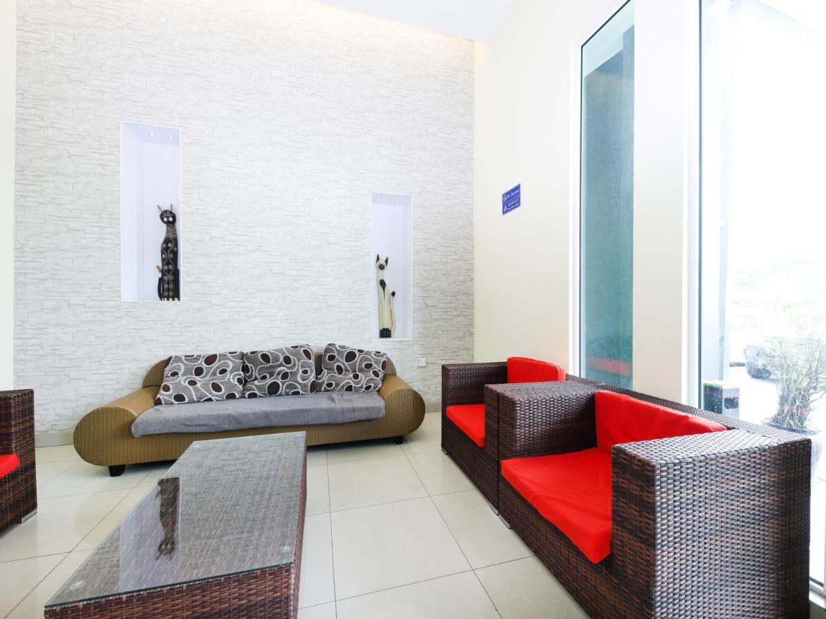 Nova Kuching Hotel מראה חיצוני תמונה