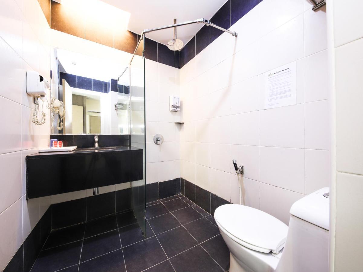 Nova Kuching Hotel מראה חיצוני תמונה